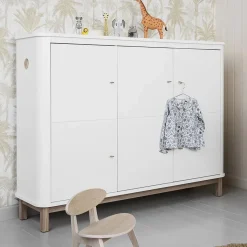 Clearance Oliver Furniture Armoire multi-rangement 3 portes en chêne | Blanc