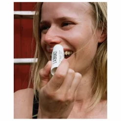 L:A BRUKET Baume à lèvres Amande Coco 017 Cosmos - 14 g Non teinté Sale