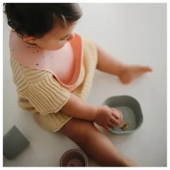 Best Mushie Bavoir Confettis en silicone | Rose