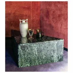 The Socialite Family Bout de canapé Triangolo en marbre | Marbré vert Clearance