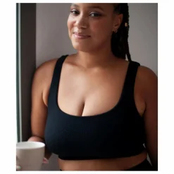 Mama Hangs Brassière Everyday | Noir Best