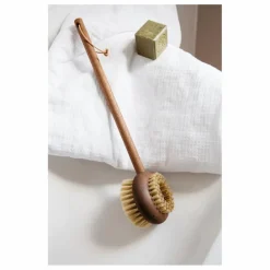 Femme Andrée Jardin Brosse pour le dos en frêne