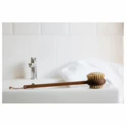 Femme Andrée Jardin Brosse pour le dos en frêne