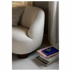 Best & Tradition Canapé 2 places Margas LC3, piètement noyer | Ivoire