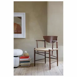 & Tradition Chaise Drawn HM4 en bois avec accoudoirs | Noyer New