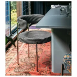 The Socialite Family Chaise Libera en tissu rayé |