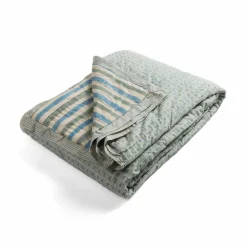 Le Monde Sauvage Couvre-lit quilté Cosmique Saint-Pétersbourg | Bleu