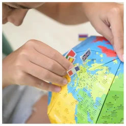 Poppik Globe à construire Drapeaux
