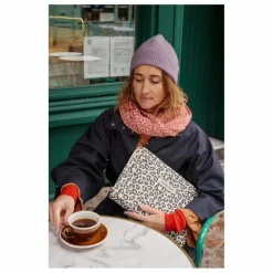 Rose in April Housse d'ordinateur Graou | Grège Hot