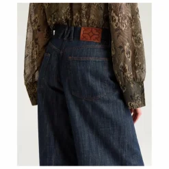 Femme Momoni Jean Aoki |