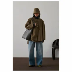 Femme Soeur Jean Eliott |