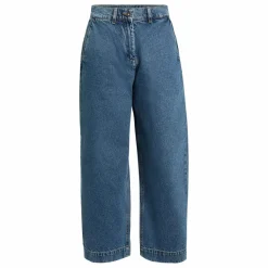 Femme BELLEPIECE Jean Newton |