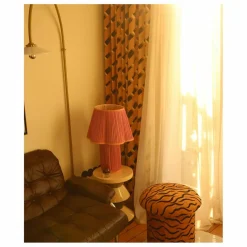 Doing Goods Lampe à poser en soie Myra | Rose fuschia Sale