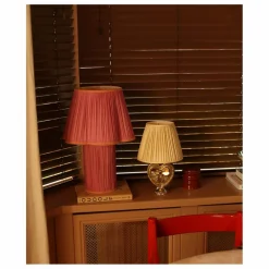 Doing Goods Lampe à poser en soie Myra | Rose fuschia Sale