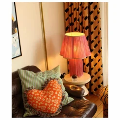 Doing Goods Lampe à poser en soie Myra | Rose fuschia Sale