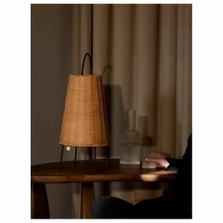 Ferm Living Luminaires|Lampe à poser Porti en rotin