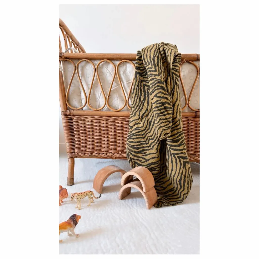 Rose in April Lange Bianca Zebrou |