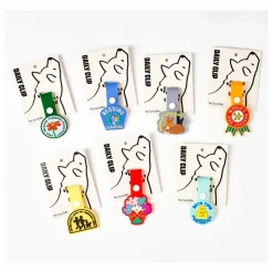 Discount The Furry Folks Médaille World's Okayest Dog | Rouge