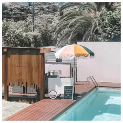 Business & Pleasure Co. Parasol frangé Premium Multicolore