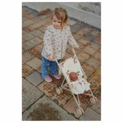 Konges Sløjd Poussette pour poupée Cherry et son poupon |