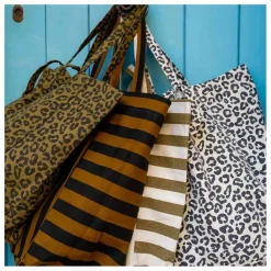 Femme Rose in April Sacs Weeks Ends|Sacs Week-End|Sac cabas Elisabeth Graou |