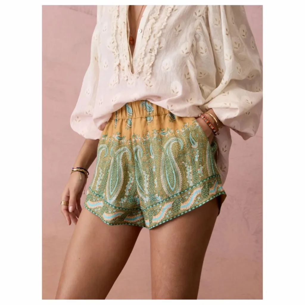 Femme Boteh Short Lucent Lin |
