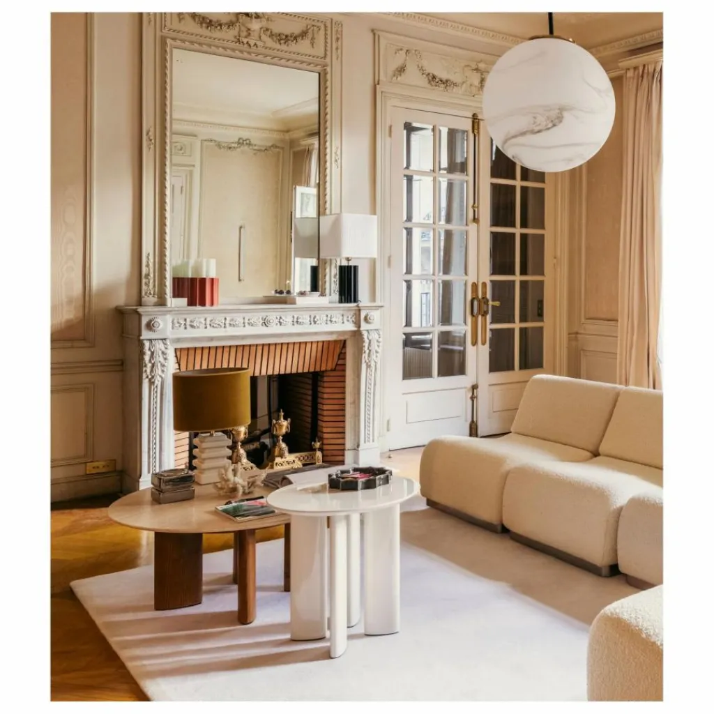 The Socialite Family Tables, Bureaux|Table d'appoint Carlotta en hêtre laqué |