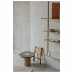 Hot Frama Table d'appoint Sintra, piétement en liège | Marbré noir