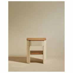 Maison Sarah Lavoine Table de chevet laquée Equilibre |