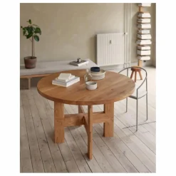 Frama Table ronde Farmhouse en bois |