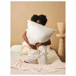 Hot Emily's Pillow Taie d'oreiller en soie de mûrier | Blanc