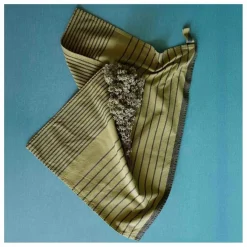 New La cerise sur le gâteau Torchon rayé en coton bio Piero | Vert pistache