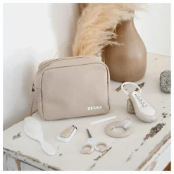 Enfant Béaba Trousse de toilette avec 7 accessoires |