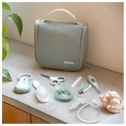 Béaba Trousse de toilette avec 10 accessoires | Sauge Online