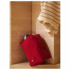 New La cerise sur le gâteau Trousse de toilette Cube | Rouge cerise