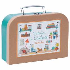 Moulin Roty Loisirs Créatifs|Valise couture - Set de 21 accessoires |